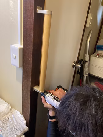 廊下縦型手すり取付工事の施工例3