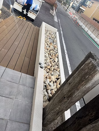 花壇砕石敷きの施工例