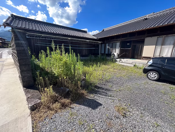 草刈り・枝切り作業3（施工後）（施工前）